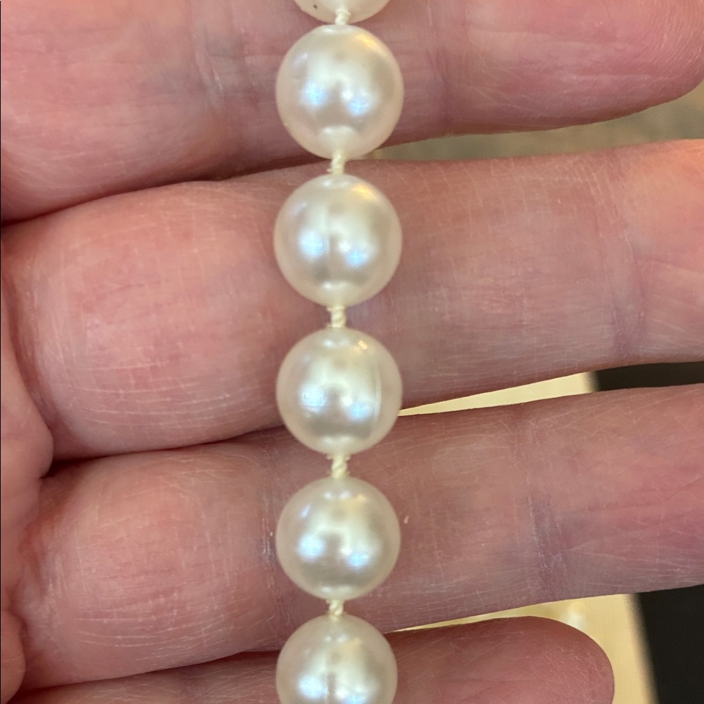 Vintage faux Pearl 80” approximate Necklace - Picture 8 of 10